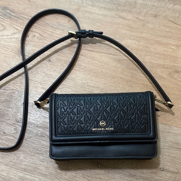 Michael Kors Handbags - MK Michael Kors Jet Set Charm Small Phone Crossbody bag Purse